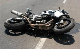 摩托车事故能向保险公司索赔意外险吗？